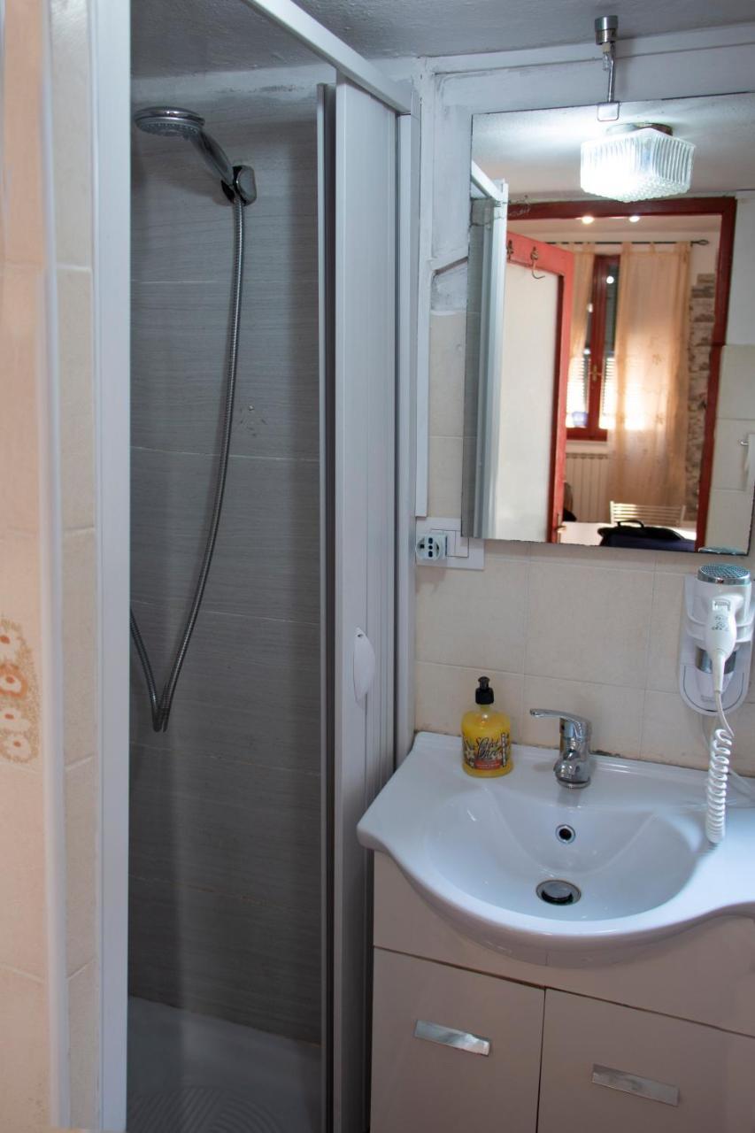 Vintage Room Vernazza Luaran gambar